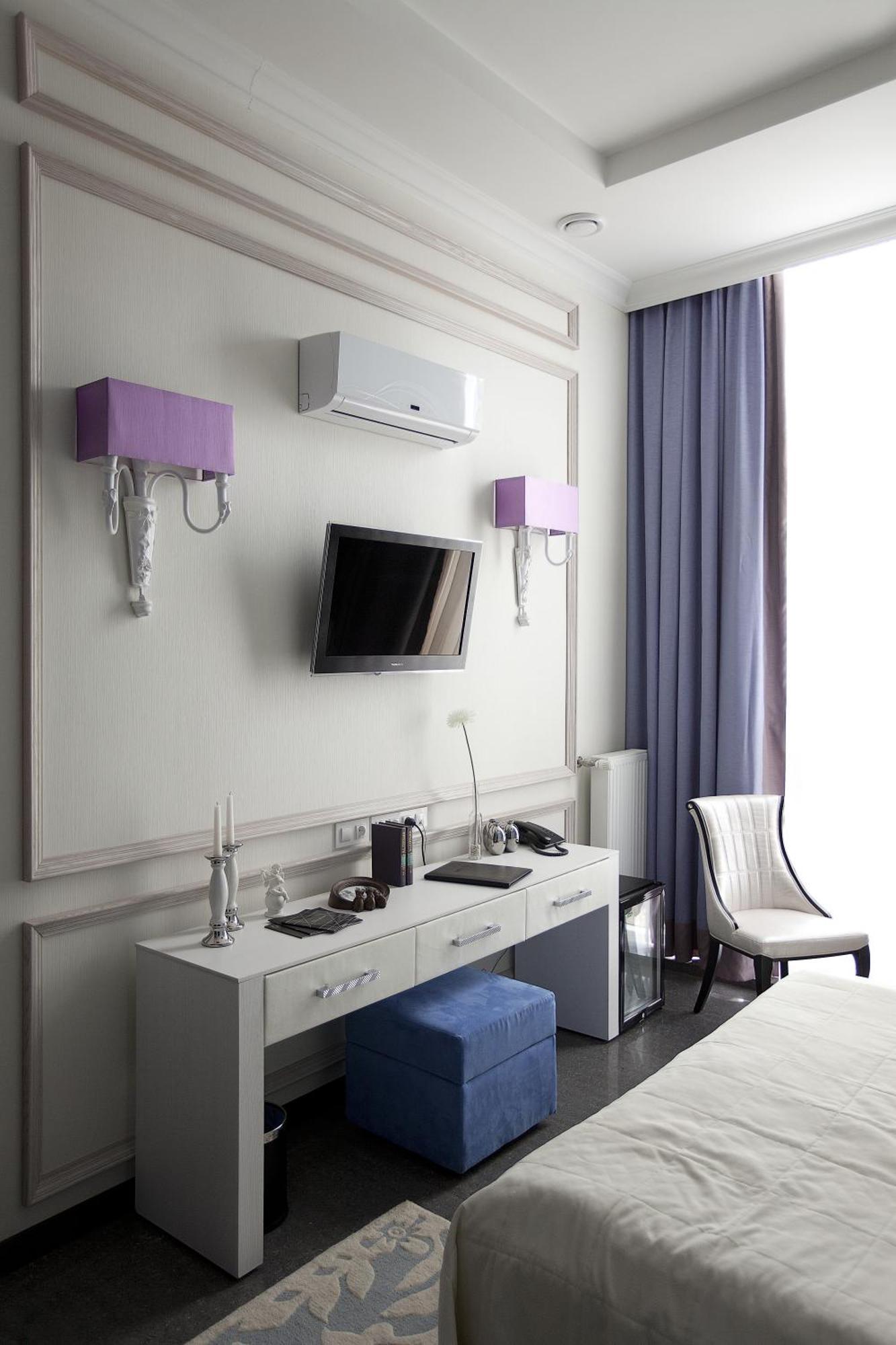 Mirax Boutique Hotel Charkiv Exteriör bild